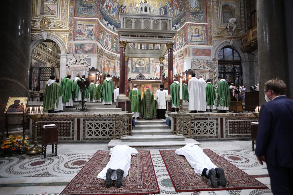 A Santa Maria in Trastevere l'ordinazione di due diaconi della Comunità di Sant'Egidio della Nigeria. Omelia di mons. Vincenzo Paglia